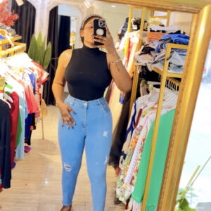 SLEEVELESS HIGH-NECK TOP