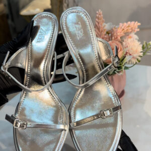 THE FAVORITE HEEL